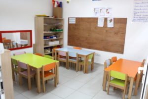 Sala das artes da escola Trois Papillons Luanda - Estabelecimento de ensino francês