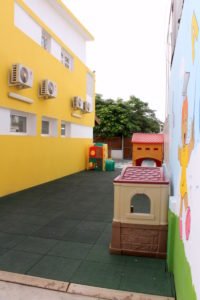 O recreio da escola Trois Papillons Luanda - Estabelecimento de ensino francês